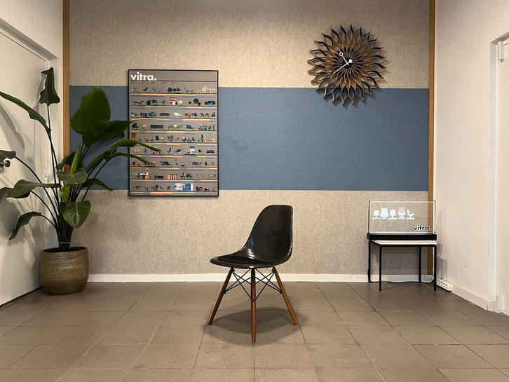 Herman Miller · Eames · DSW · Zwart met vilt zitting
