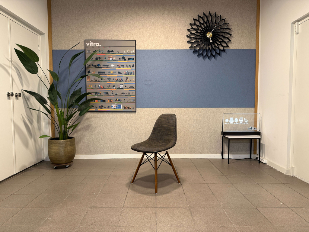 Vitra · Eames · DSW · Fiberglass - Bekleed
