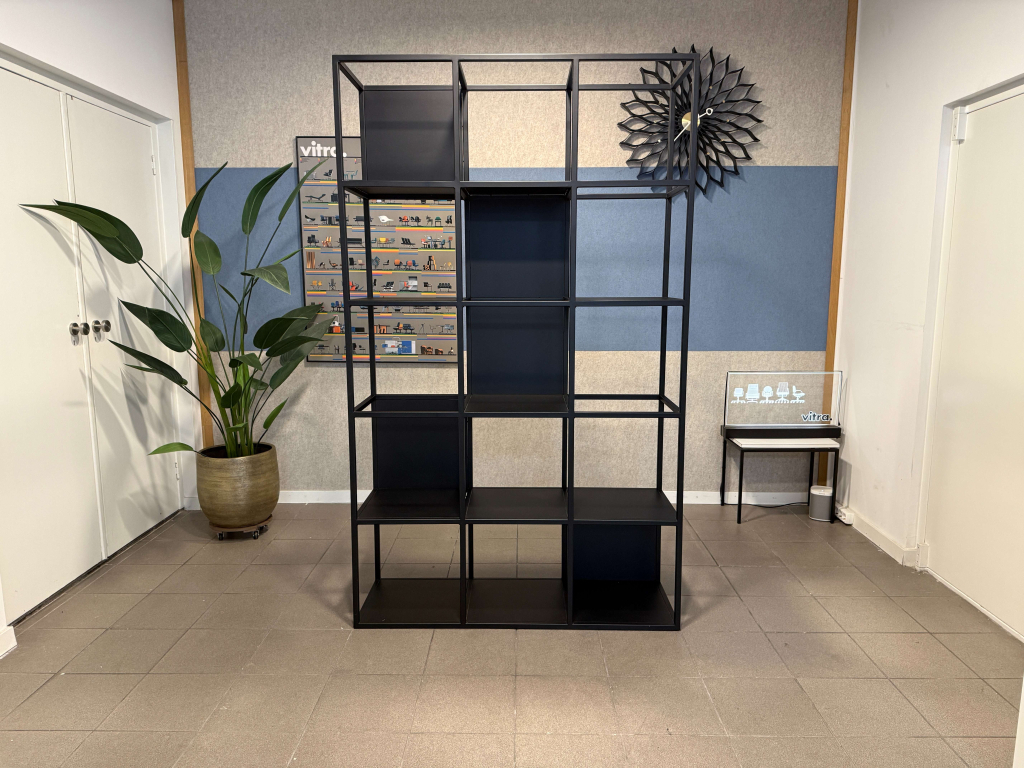 Table Du Sud · Wandkast Corse · 120x40x200cm · Zwart Staal