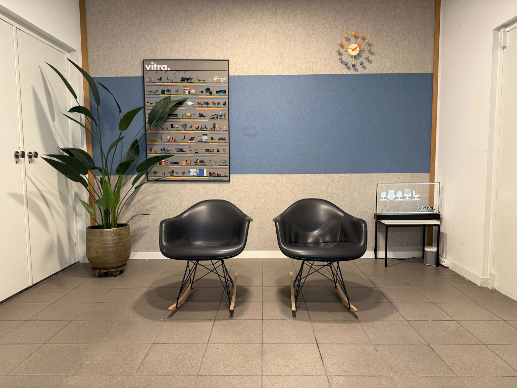 Herman Miller · Eames · RAR · Zwart Fiberglass
