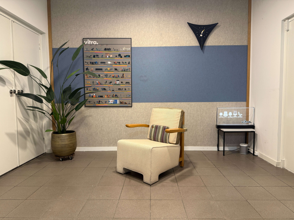 Vitra · Jongerius · The Worker · Eikenhout & Creme Stof